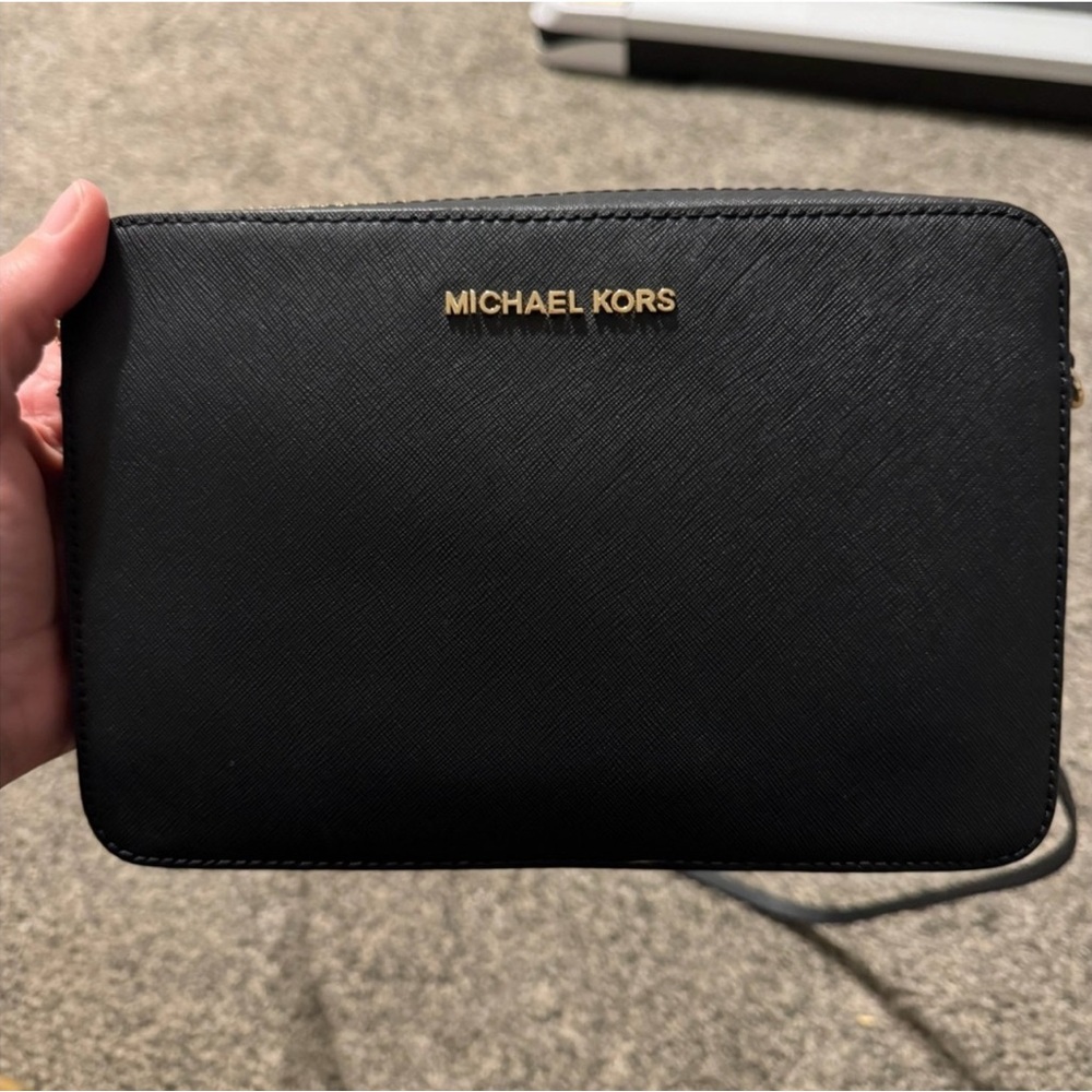Jet Set Large Saffiano Leather Crossbody Bag